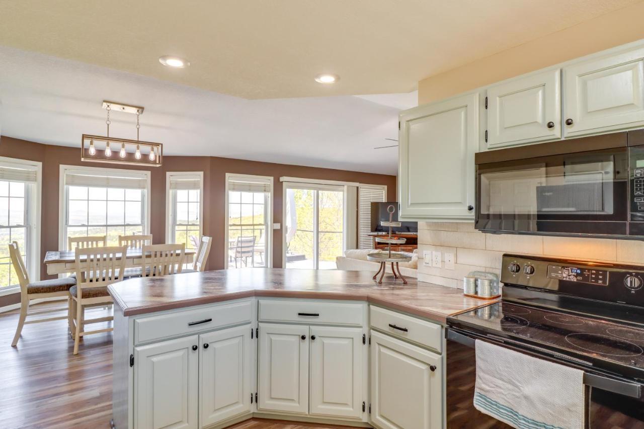 Charming Edgemont Home With Deck And Lake Views! Fairfield Bay Εξωτερικό φωτογραφία