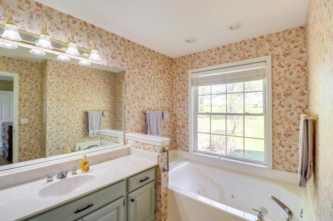 Charming Edgemont Home With Deck And Lake Views! Fairfield Bay Εξωτερικό φωτογραφία